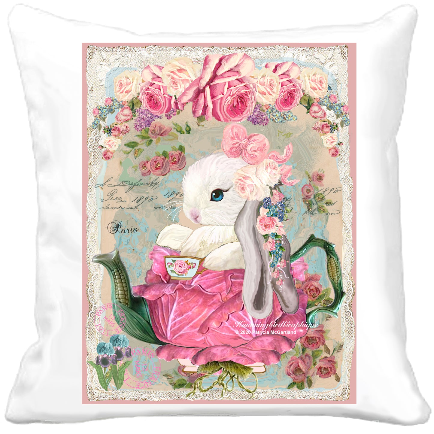 #592 PRÉCIEUX BÉBÉ LAPIN DANS UNE THÉIÈRE EN CHOU ROSE AVEC DES ROSES ET DES IRIS - BELLE IMAGE SHABBY